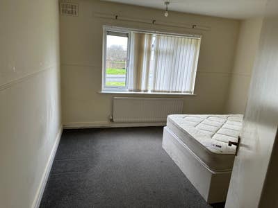 One Double room for rent  Main Photo