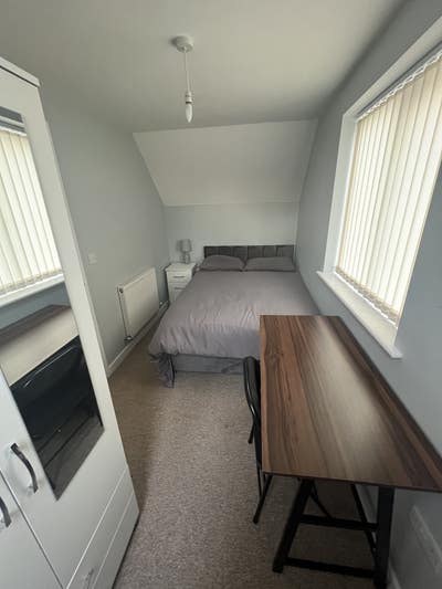 Double room in a shared house Main Photo