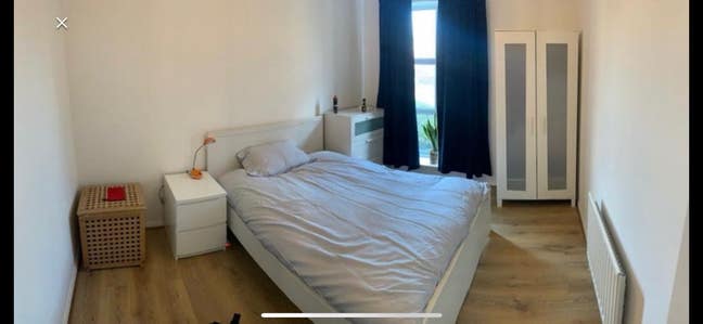 Large Double Room near the station  Main Photo