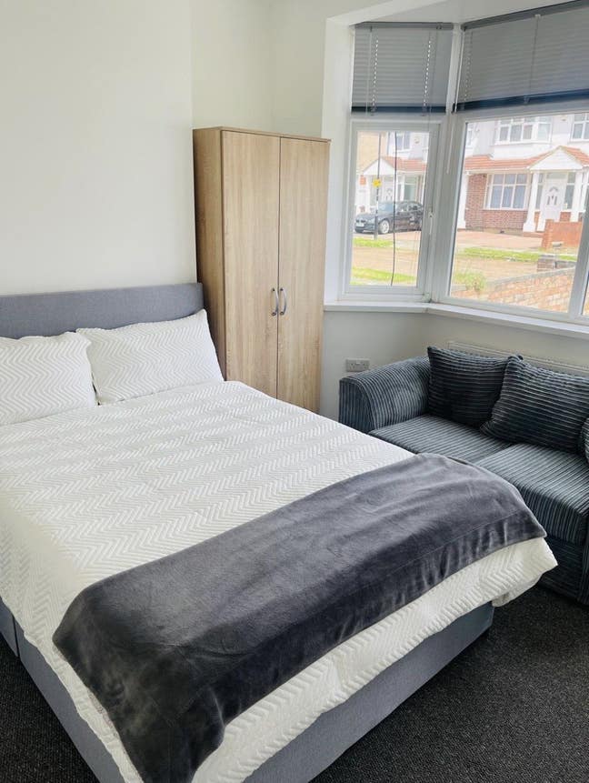 Double Bedroom available in Hounslow  Main Photo