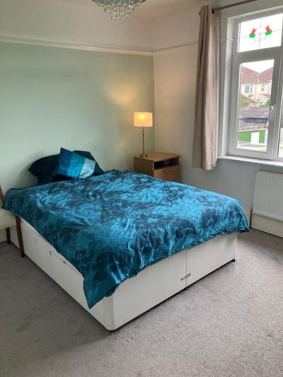 Spacious double room in lovely house Main Photo