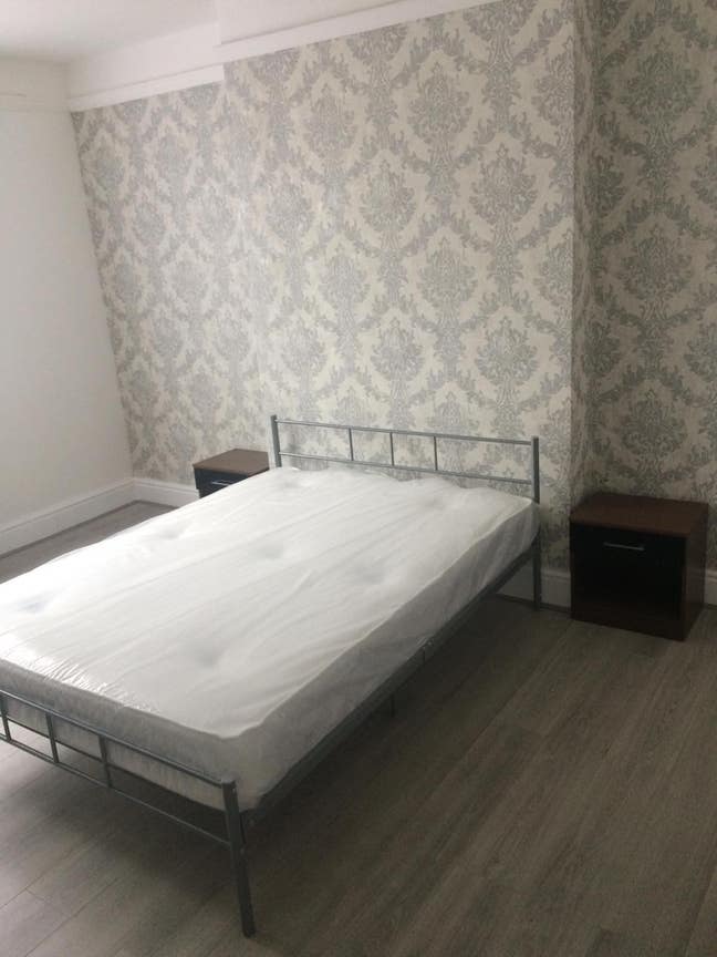 Room to rent on Dogsthorpe Road close to city PE1 Main Photo