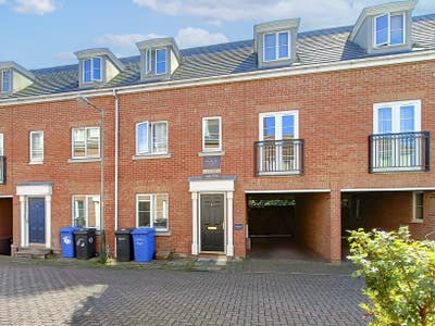 Double Room Professional Property  Main Photo