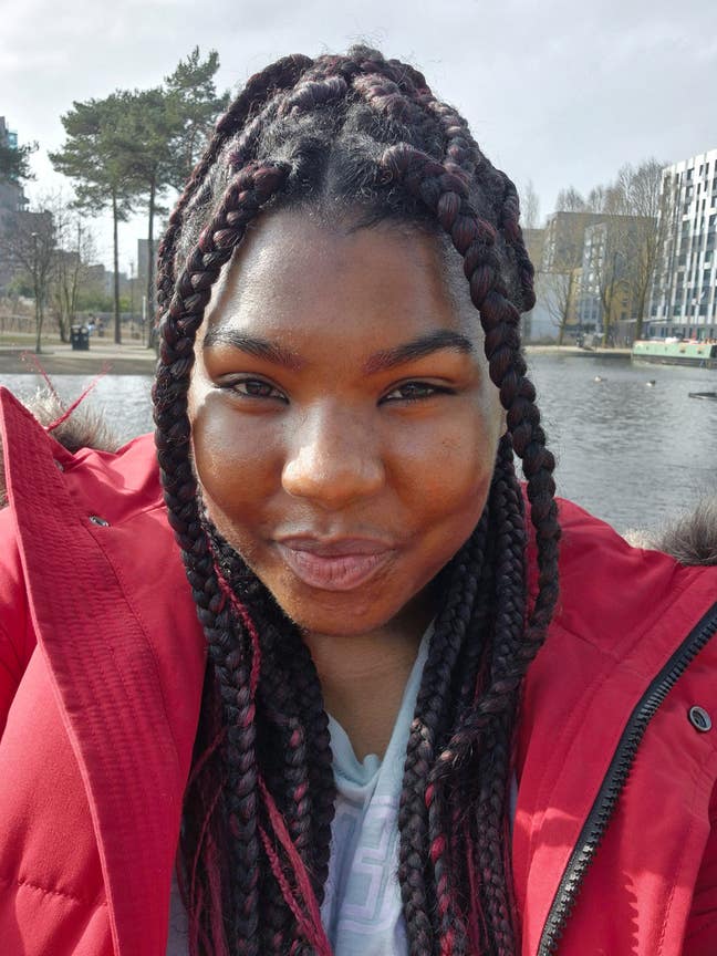 Looking for a flat share or buddy up Main Photo