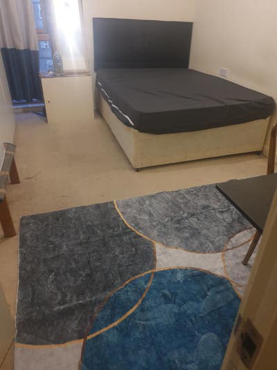 Double Room to Rent to Female in SE16 Main Photo