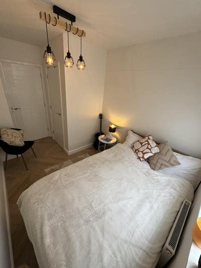  Double  Bedroom  *Available  Now* female preferred Main Photo