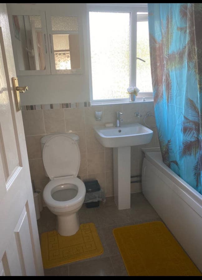 Double Room to let Main Photo