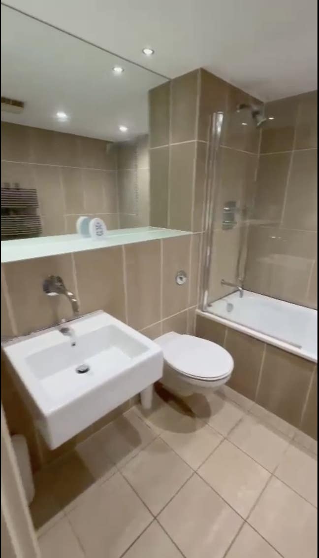 Tenancy Takeover!🏡 without bills - Leeds City Main Photo