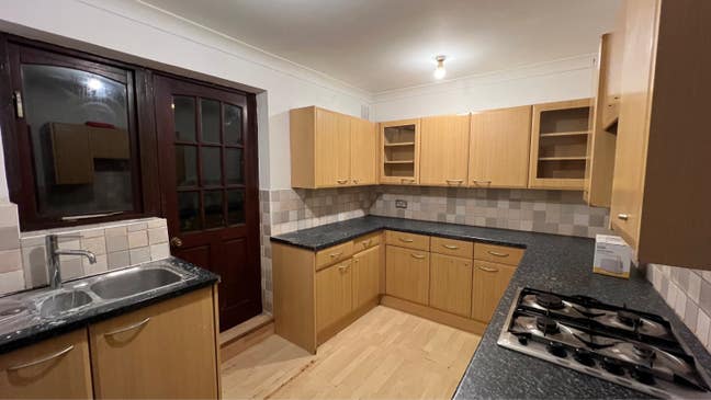 Double  room  in  Becontree RM9 Main Photo