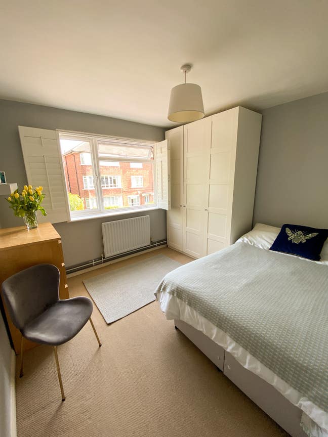 Central Surbiton Room + Garage (Part Time Only) Main Photo
