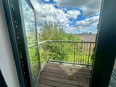 Spacious Furnished Room Steps From Station Main Photo