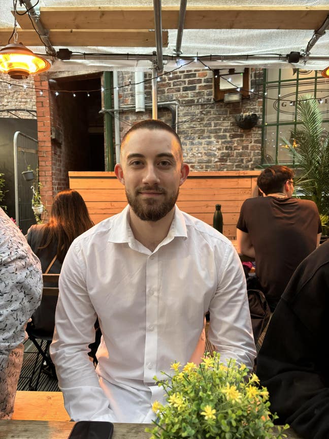 Looking for a spare room  Main Photo