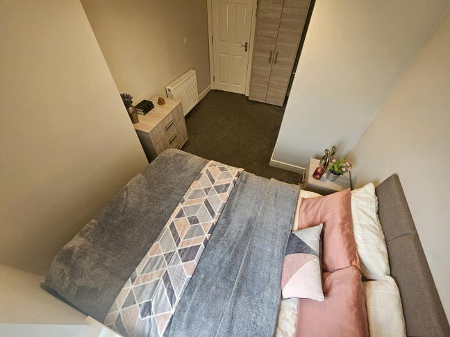 5 ensuite rooms in DN1 Main Photo