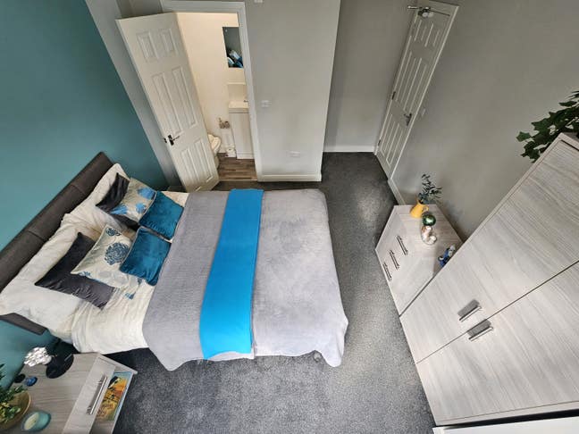 5 ensuite rooms in DN1 Main Photo