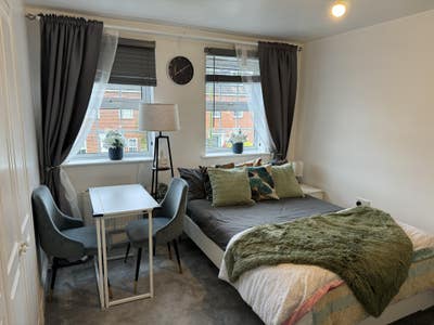 Large triple room and ensuite  Main Photo