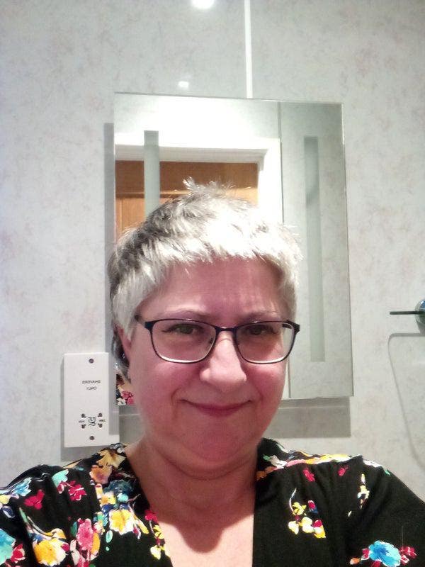 Italian, 56, I am a friendly and clean person... Main Photo