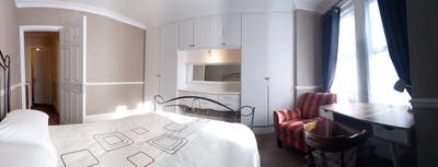 Dbl Rm Incl For Tidy,Pleasant Professional Female Main Photo