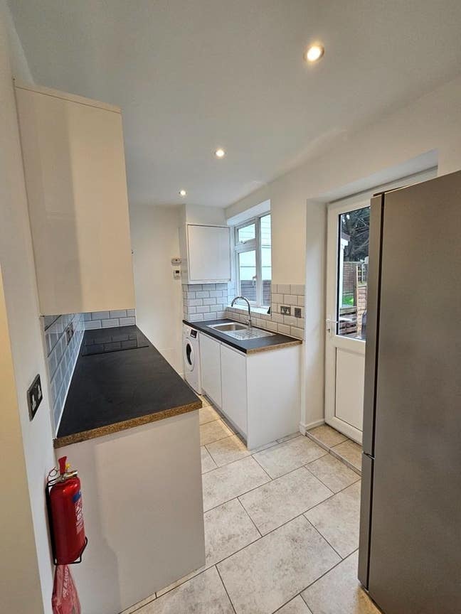 Room in a Shared House, St. Helier Avenue, SM4 Main Photo