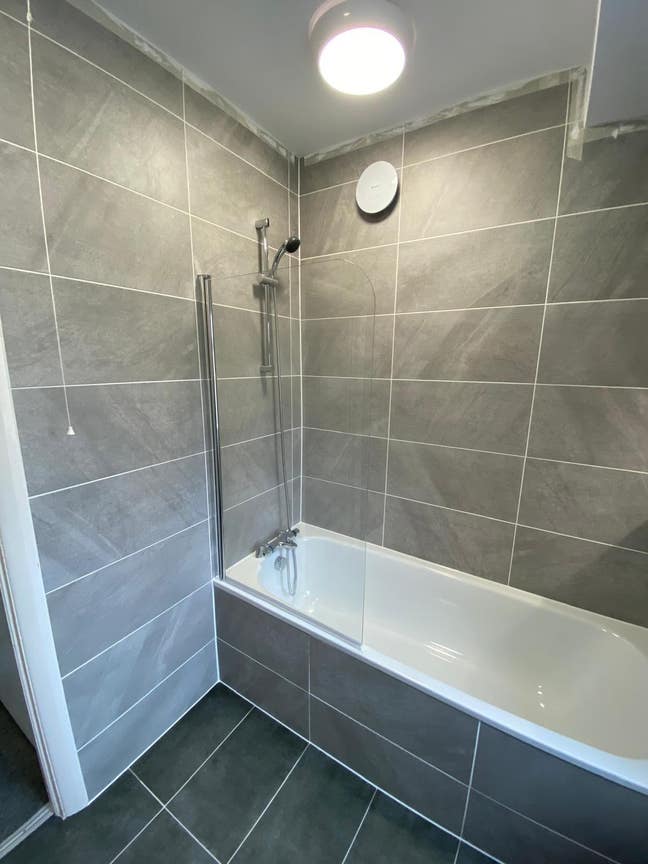 Tube.Single Box Furn Sh House,Geenford/W. Lond Main Photo