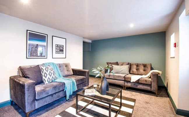 All Ensuite Hotel Standard House Share LS12!  Main Photo