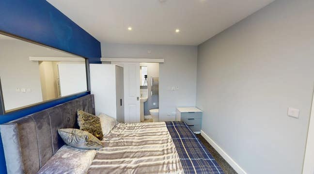 1 Ensuite Double - Available in New Lane! Main Photo