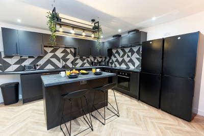  High-End En-Suite | Taunton Town Centre | HPC/MPH Main Photo
