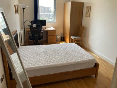 Ensuite in 2-bed flat in Archway - bills included Main Photo
