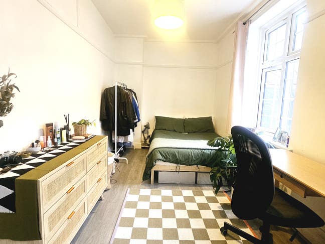 Luxurious Amazing DBL Room@Vibrant BrickLaneE1 6PU Main Photo