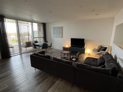 Ensuite Room in Modern New Build Flat  Main Photo