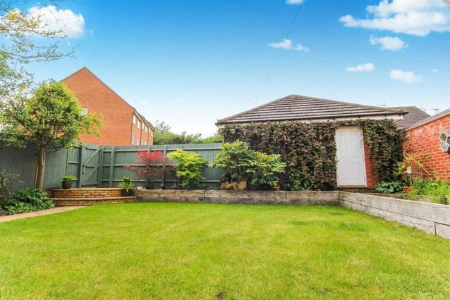 🏠 Large delightful double bedroom available  Main Photo