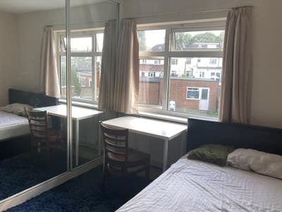 Large Double Room in Greenford Main Photo