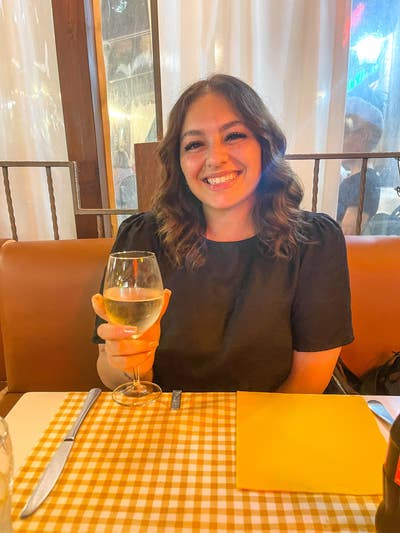 Working professional seeking a flat!  Main Photo