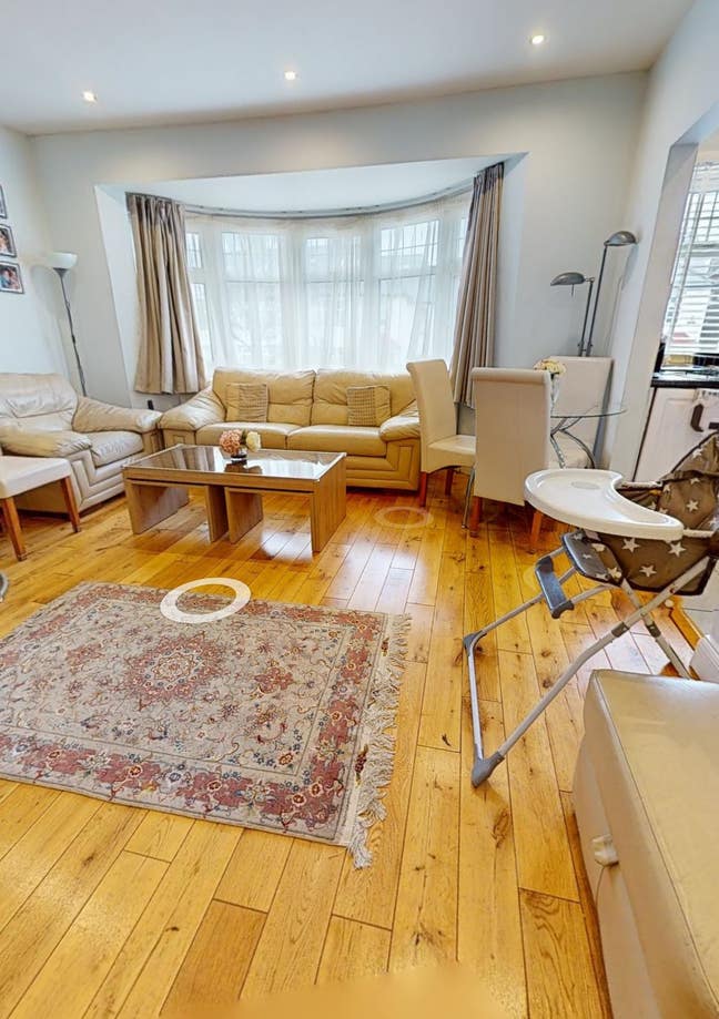 Beautiful double bedrooms available in Zone 2  Main Photo