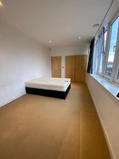 Huge Riverside Ensuite Room Canada Water Main Photo