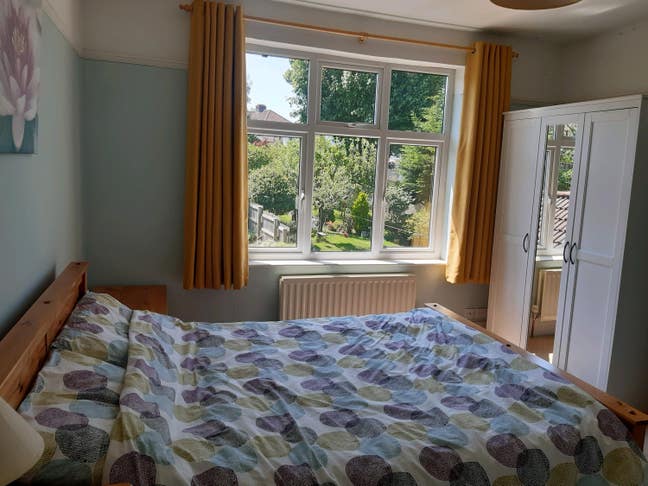 Large double room in a quiet house Main Photo