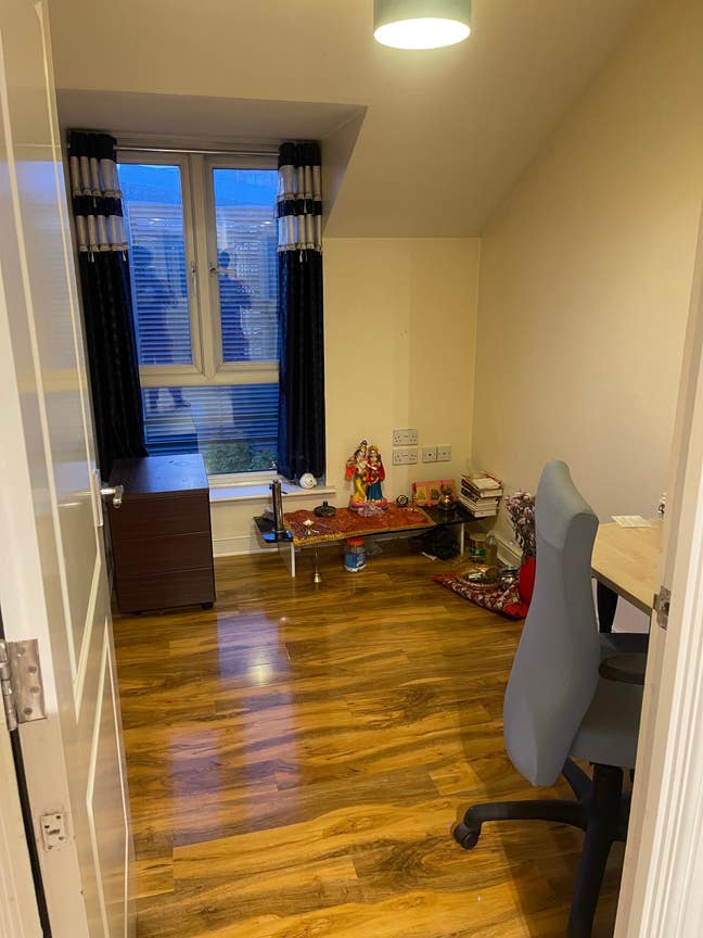  Single  room  for single  Girl Main Photo