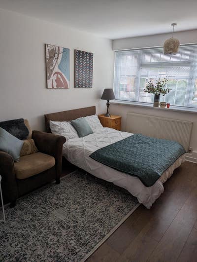 Spacious double room, light and airy Main Photo
