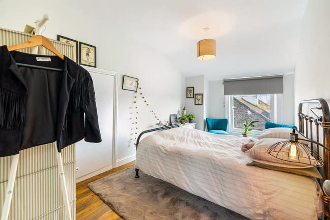 Gorgeous Room in Luxury Apartment  Main Photo