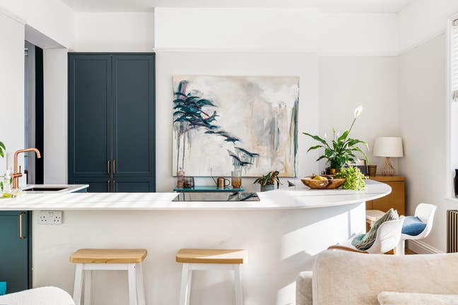 Mon-Fri Gorgeous Room in Luxury Apartment  Main Photo