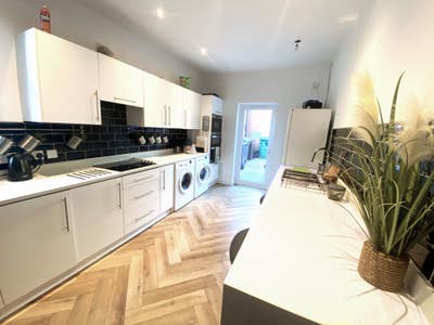 Double ensuite rooms close to Heaton Park Main Photo