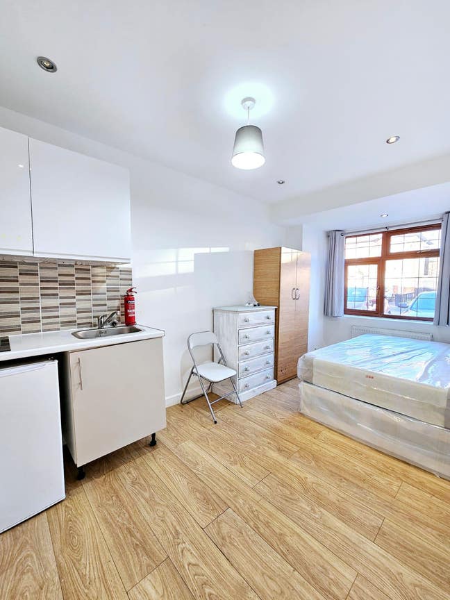 Refurbished: Mini Studio: All Bills Inc Main Photo