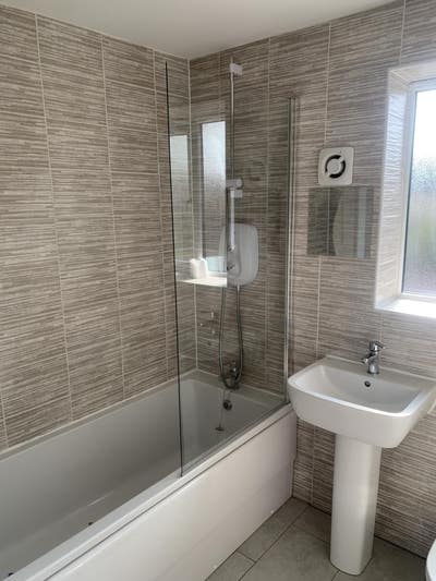 Professional House for Rent short Commute to QMC Main Photo