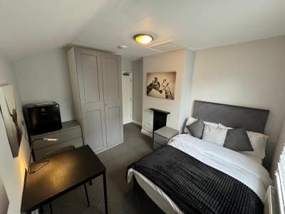 Spacious and Central Rooms (PR) Main Photo