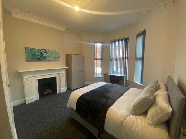 One En-Suite Room Available Now 🥳 Main Photo