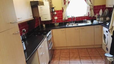 Double room near Aldi store  Main Photo