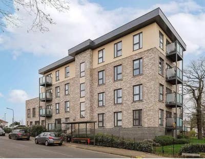 Ensuite in 2 Bedroom flat (All bills included) Main Photo