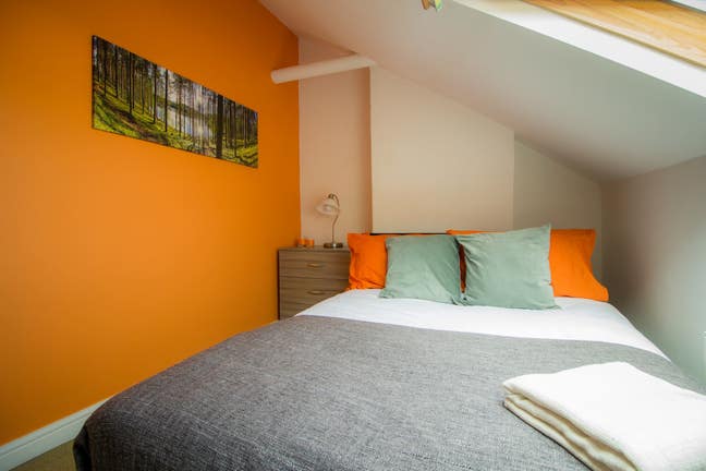 🌟 Prime Sheffield Location – Parks & Cafes Nearby Main Photo
