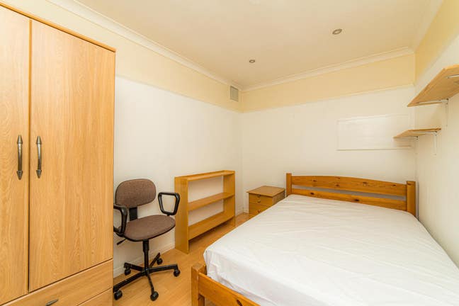 Large double rooms avail. from 01/09/25 Main Photo