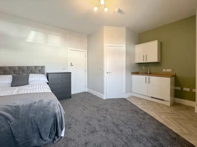 Studio room available!  Main Photo