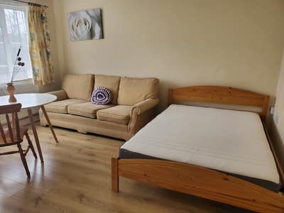  Girls house spacious double room  Main Photo